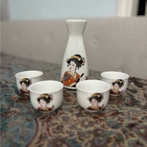 Elegant Japanese Sake Set with Geisha Design